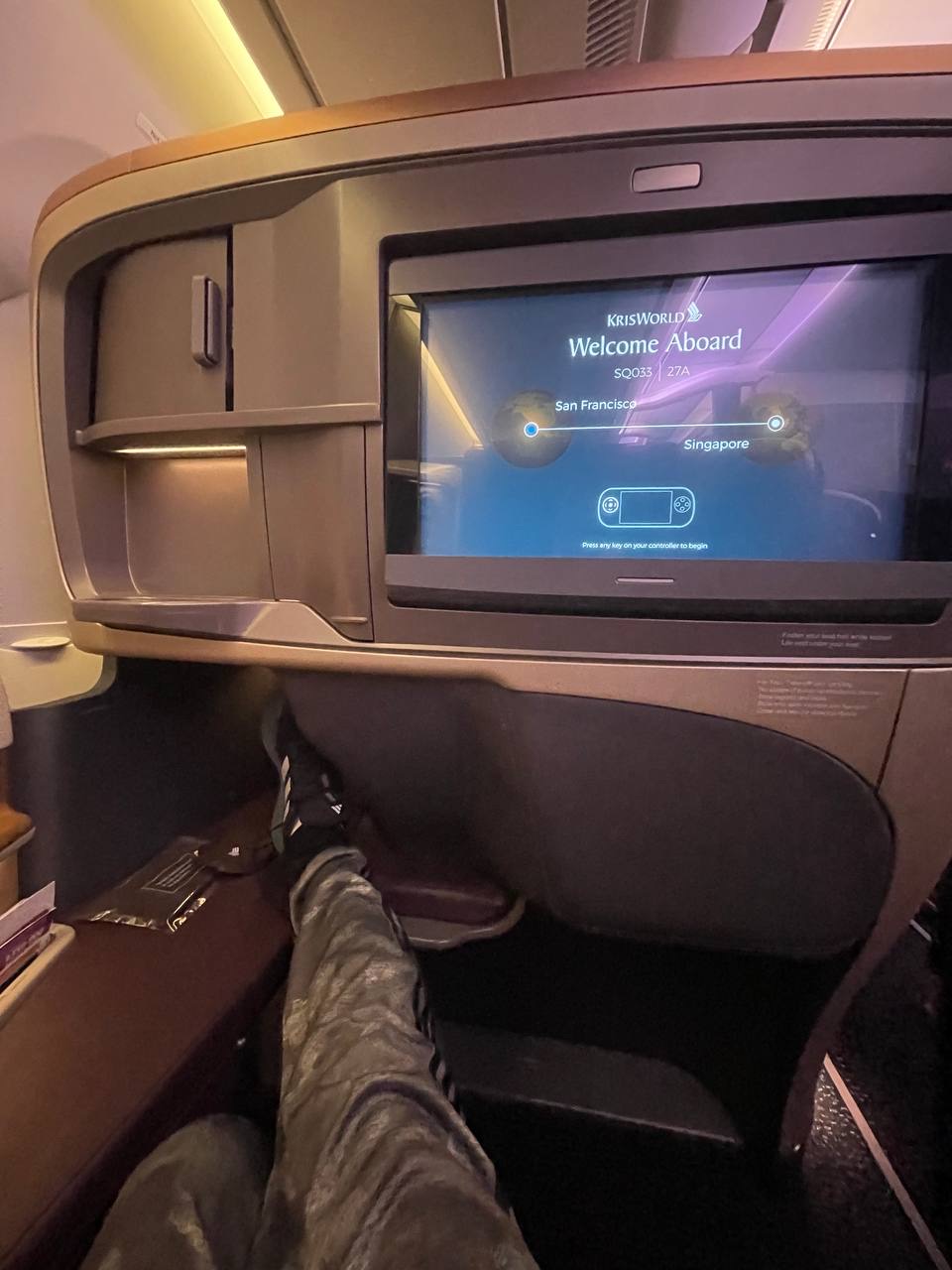 Inflight entertainment screen on Singapore Airlines A350