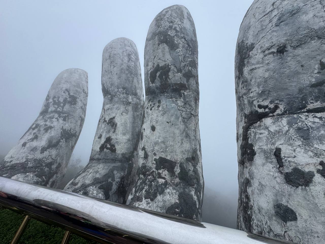 Stoney fingers in the mist